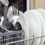 Schmutziges Geschirr - Spülmaschine stinkt